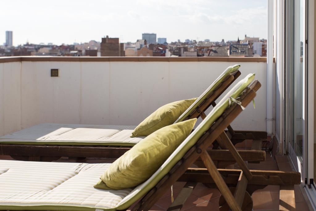 Gaudi Views Apartment Barcelona Exterior foto